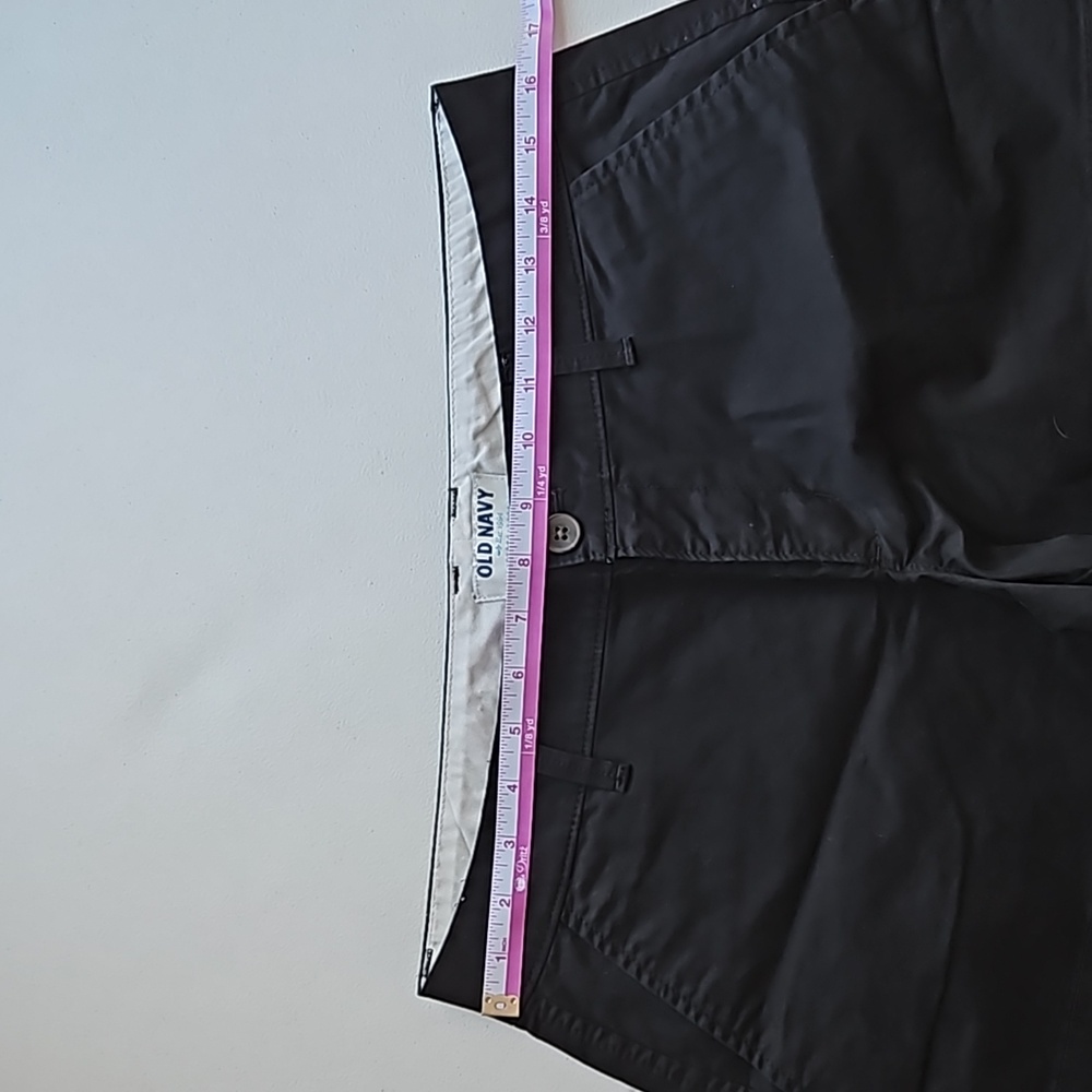 Old Navy shorts - Picture 4 of 9